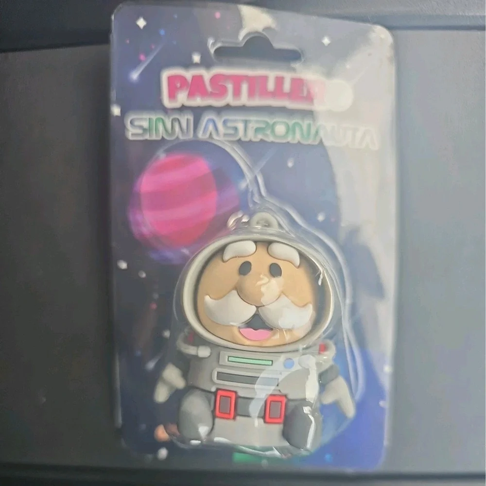 Dr. Simi Pastillero Simi Astronauta‎ Keychain OS White NWT Pill Case Mascot